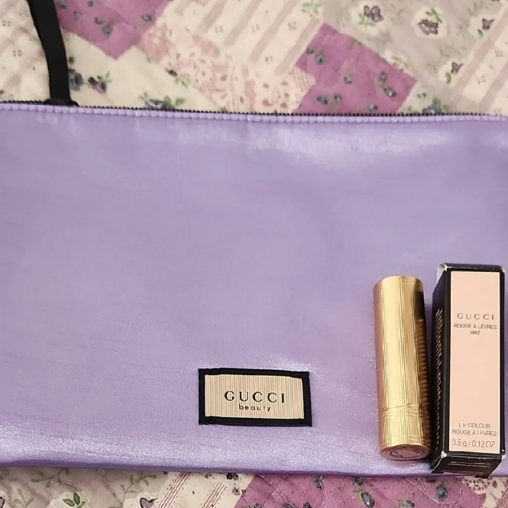 Gucci Beauty Bundle Lipstick - with Gucci Pouch